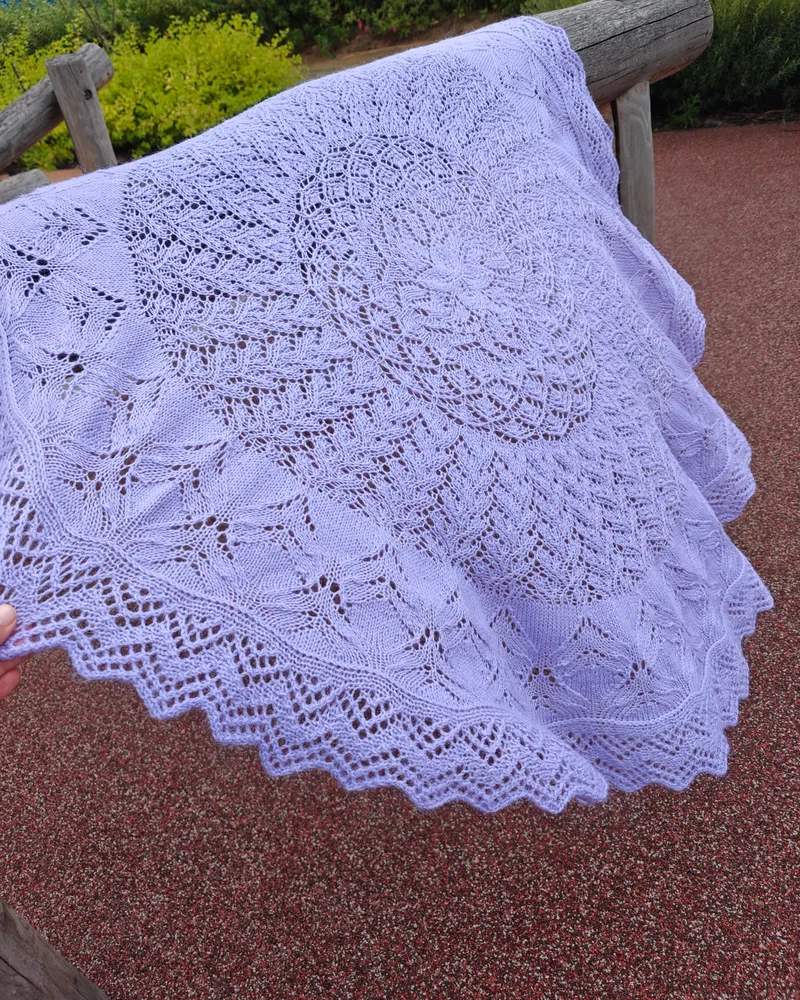 Круглая ажурная шаль