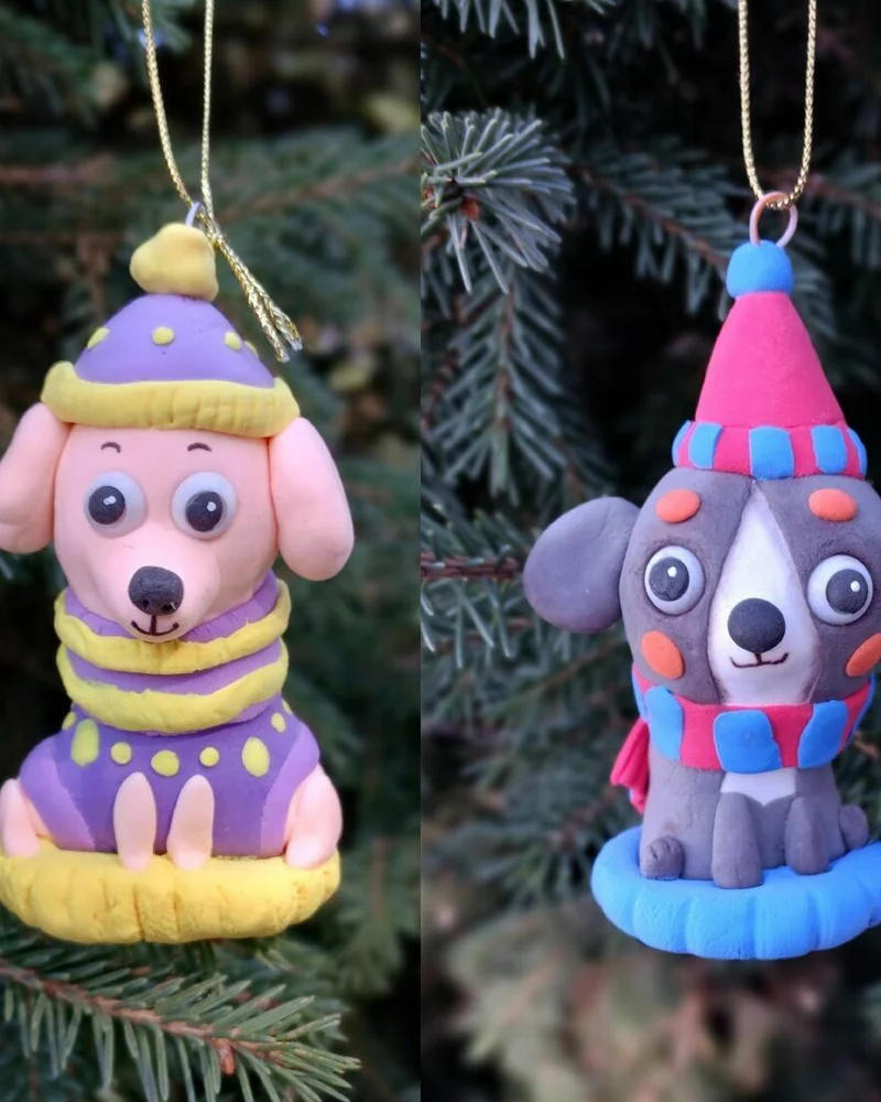 Ёлочная игрушка «Собачка» — В красной шапке