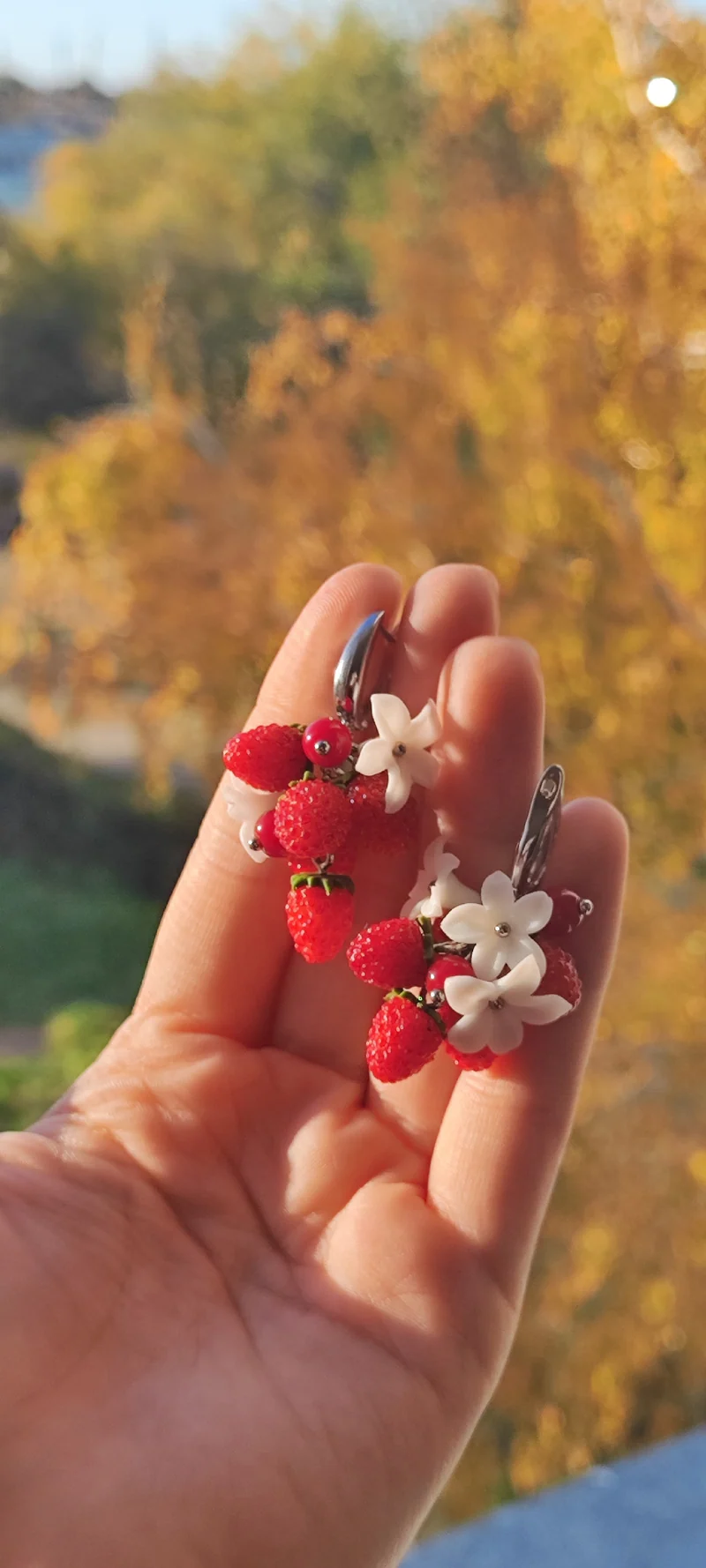 Серьги земляника из полимерной глины ручной работы