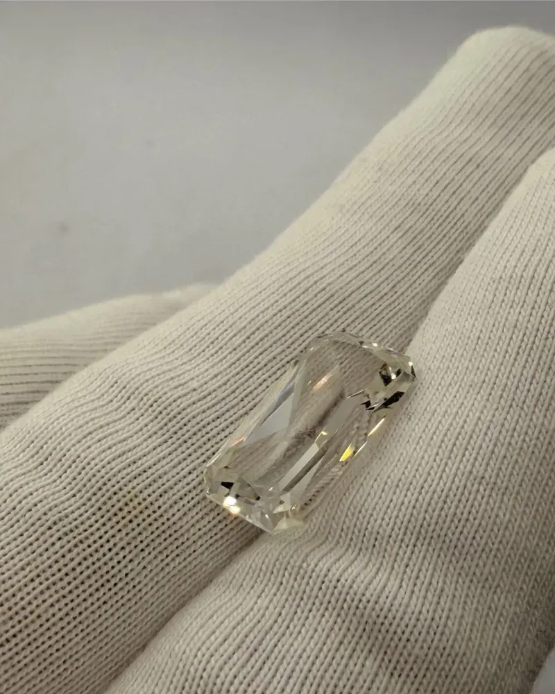 null — 5,78 ct, 15 × 8 × 6 мм