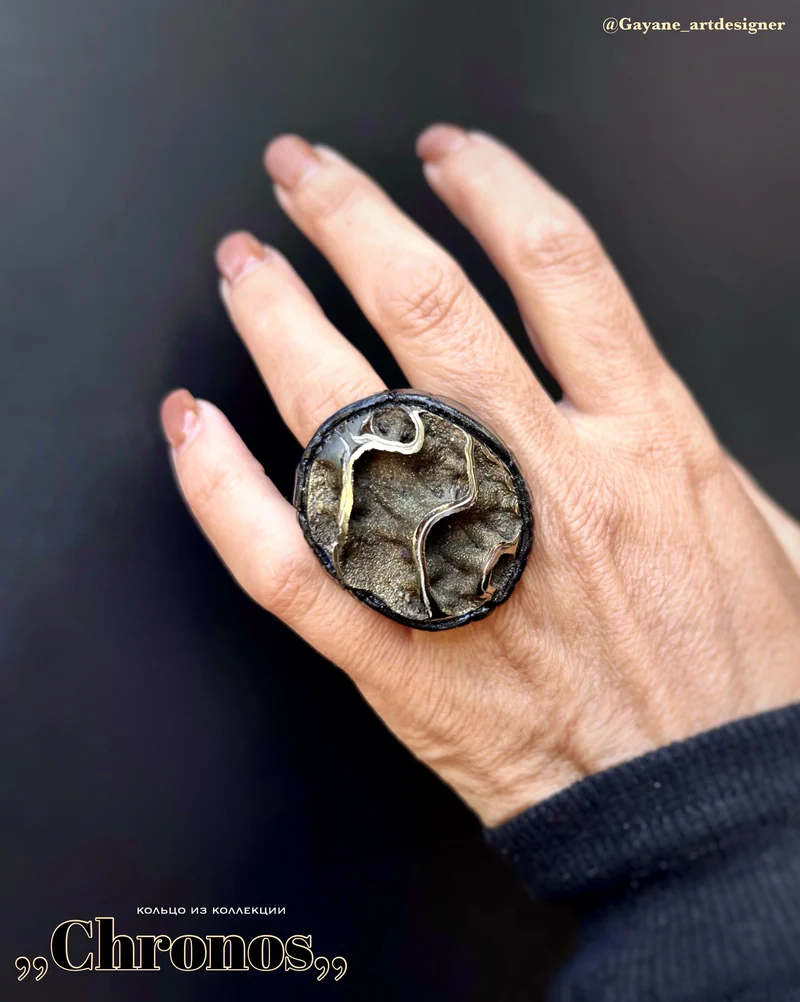 Кольцо из коллекции «Chronos»