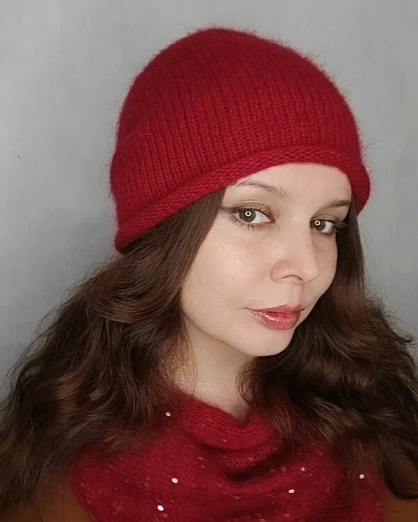 Шапка бини из ангоры вязаная женская шапка