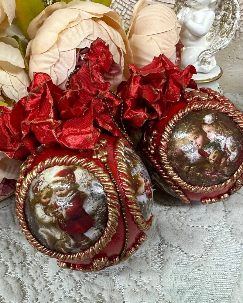 Елочные шары — Дева Мария — красный