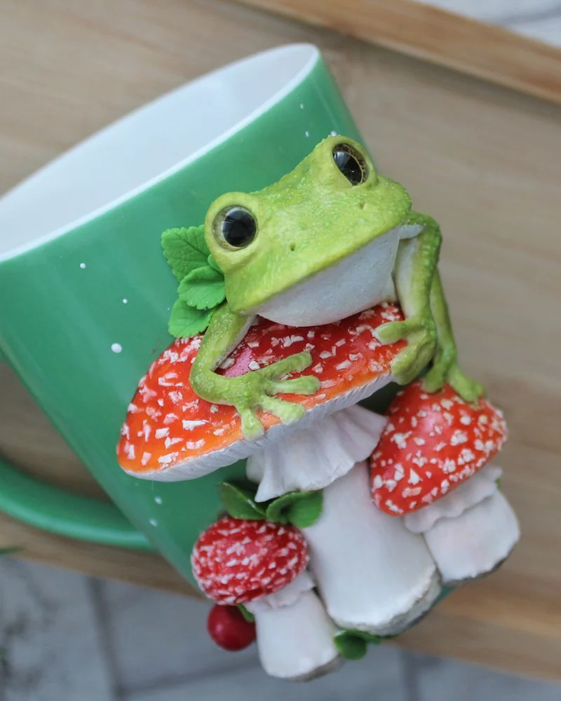 Кружка Лягушка с мухоморами