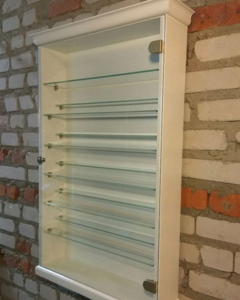 Витрина для рюмок