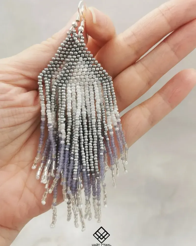 Серьги из бисера сиреневые