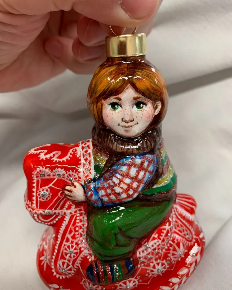 Стеклянная елочная игрушка ручная авторская роспись «Мальчик на лошадке» — Мальчик на лошадке