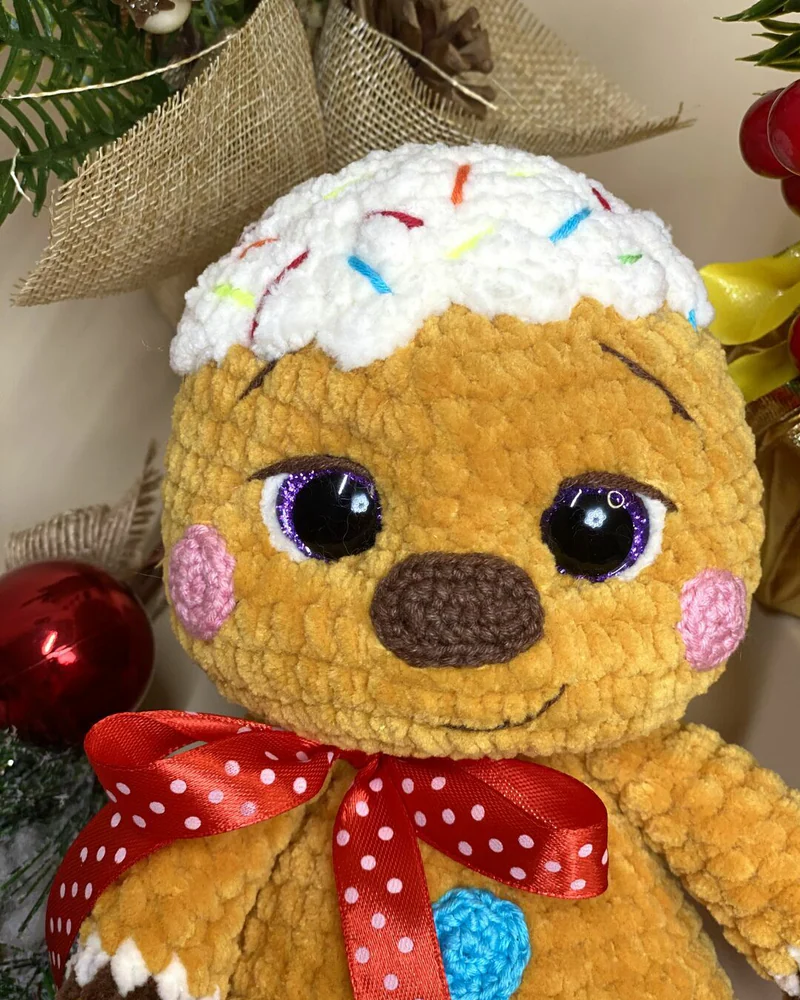 Вязаный пряничный человечек амигуруми