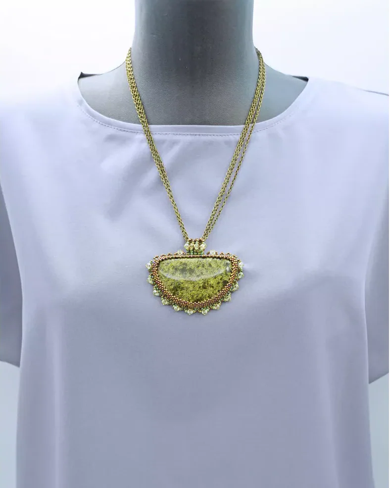 Авторский кулон со змеевиком и Swarovski