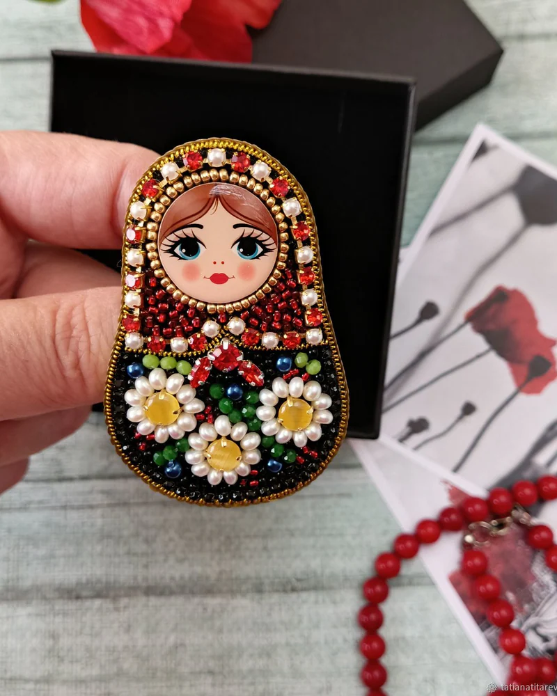 Брошь «Матрешка»