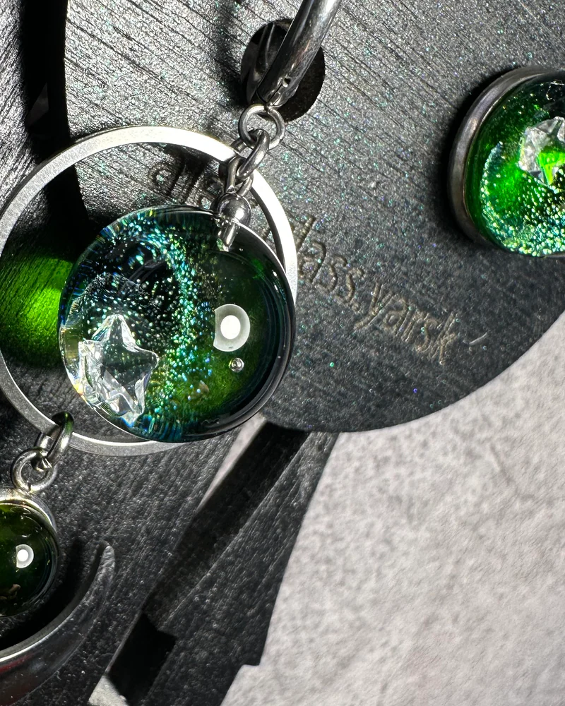 Серьги космическая асимметрия — Зеленые
