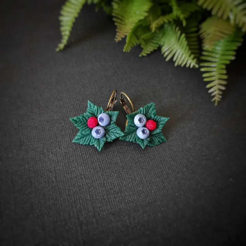 Серьги с ягодами