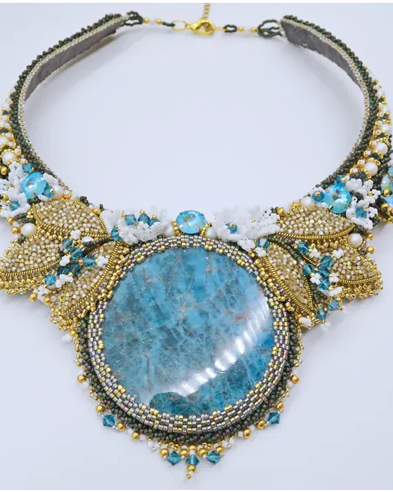 Авторское колье с бразильским апатитом и Swarovski