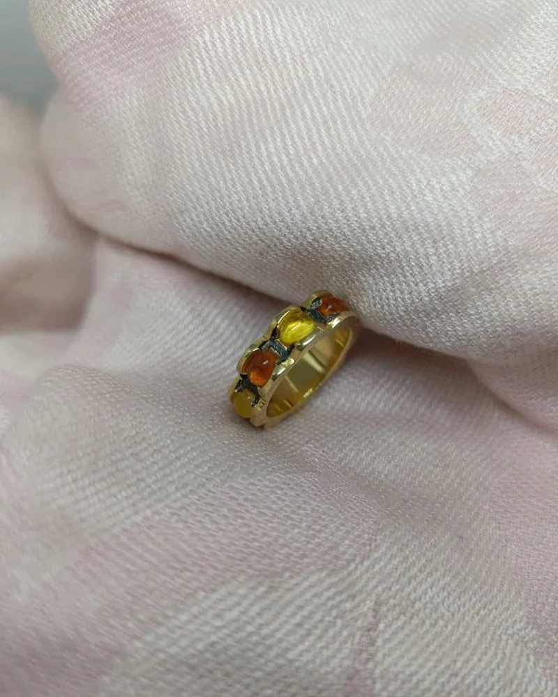 Кольцо из камней