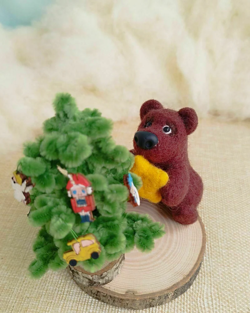 Войлочная игрушка медведь и елочка новогодняя, мишка косолапый